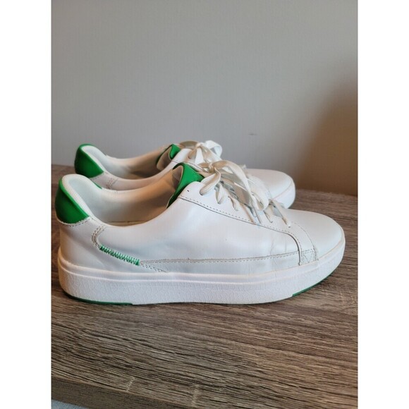 Kizik’s Other - Kizik “Vegas” White Green  Floor Model  K1FC 2E Men Sz 8 Wide Wmns 9.5 Wide MINT